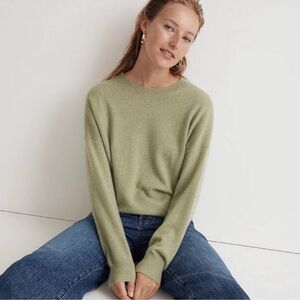 Madewell (Re)sponsible Cashmere Oversized Crewneck Sweater in a green